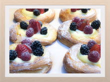 Load image into Gallery viewer, 0233 Tasty Berry Treats