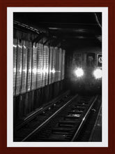 Load image into Gallery viewer, 0260 Incoming Train